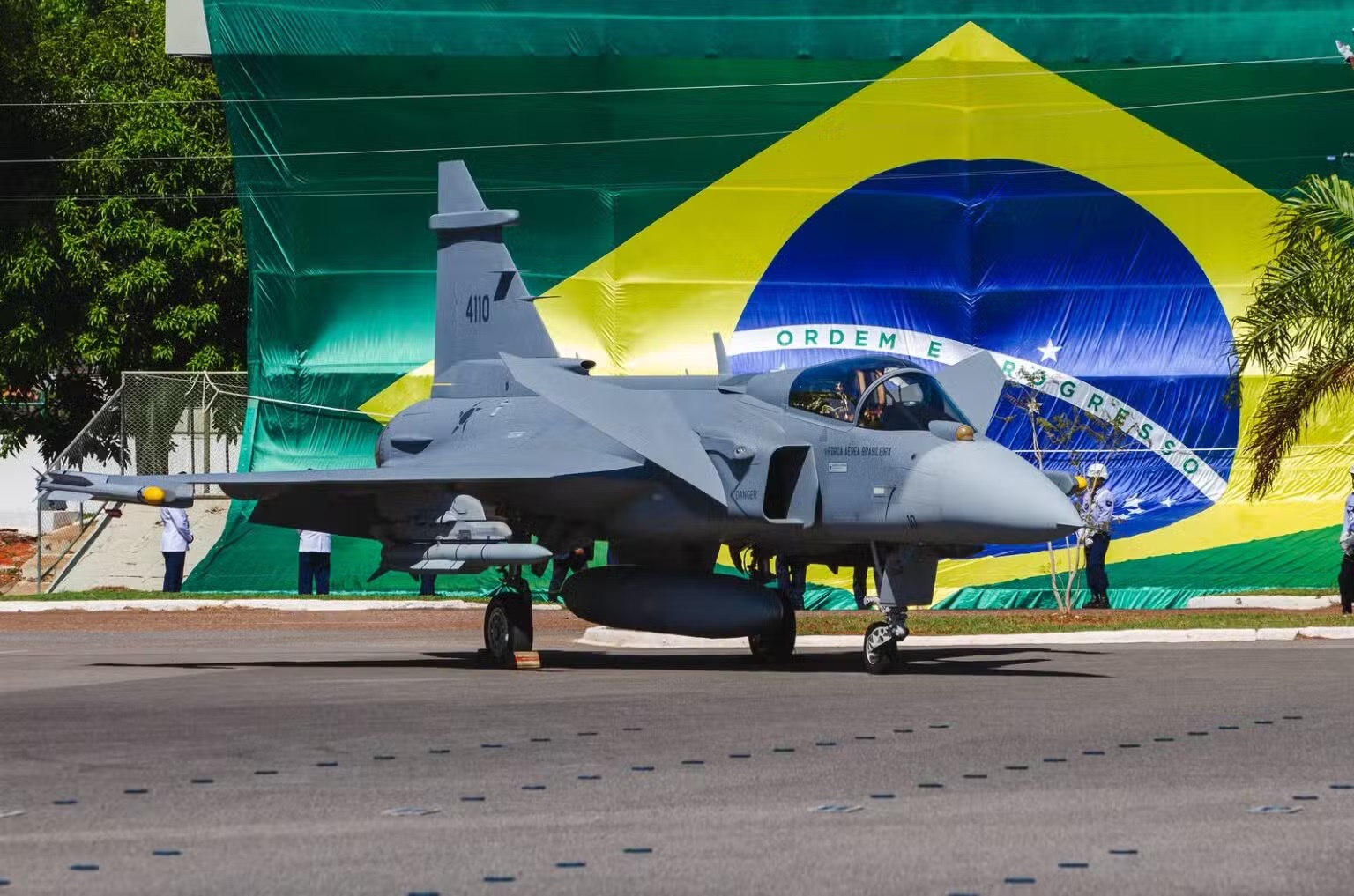 FAB recebe mais um caça F-39 Gripen 